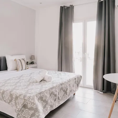 Han/Misafirhane Sea Sailing Kontokali